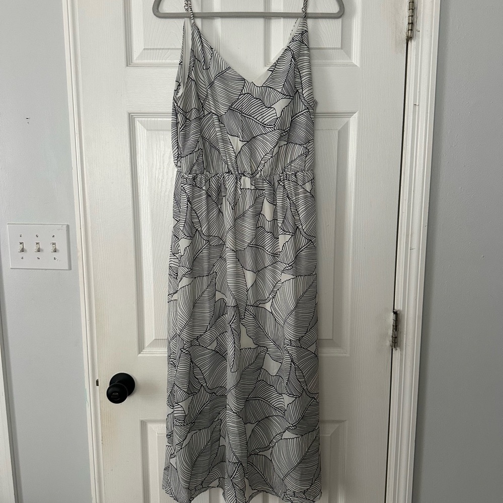 Sienna Sky Monochrome Leaf Pattern Dress